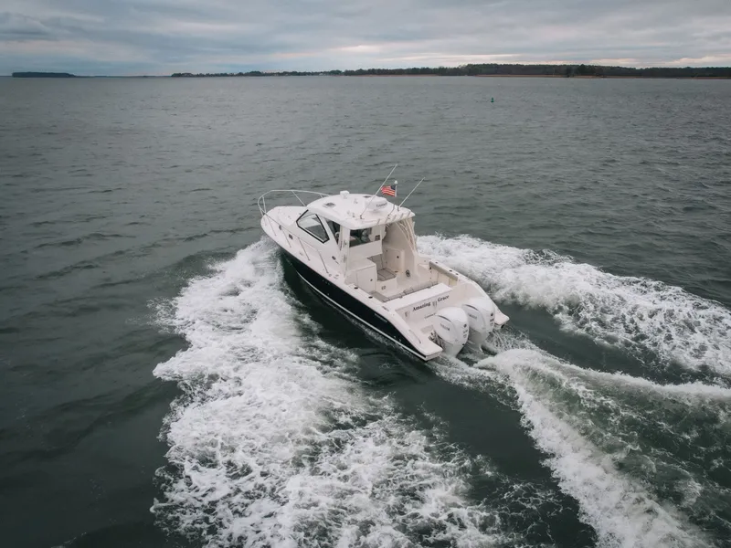 Slide: The Image of Pursuit OS 325 Offshore 2023 - 15