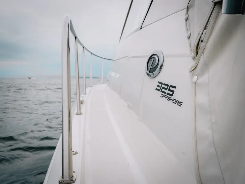 Slide: The Image of Pursuit OS 325 Offshore 2023 - 27