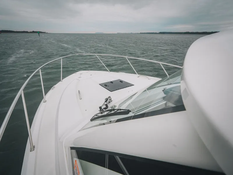 Slide: The Image of Pursuit OS 325 Offshore 2023 - 28