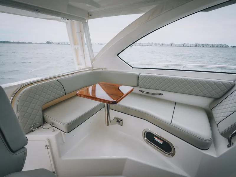 Slide: The Image of Pursuit OS 325 Offshore 2023 - 41