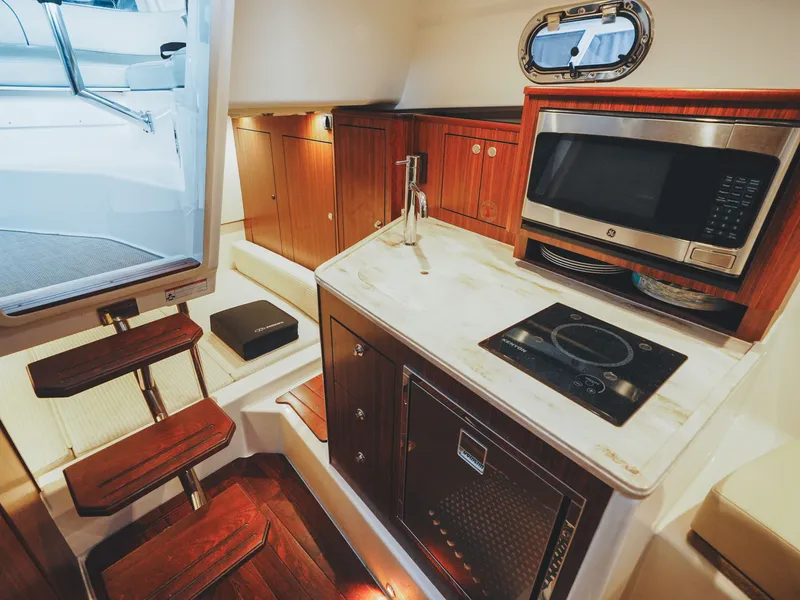 Slide: The Image of Pursuit OS 325 Offshore 2023 - 47