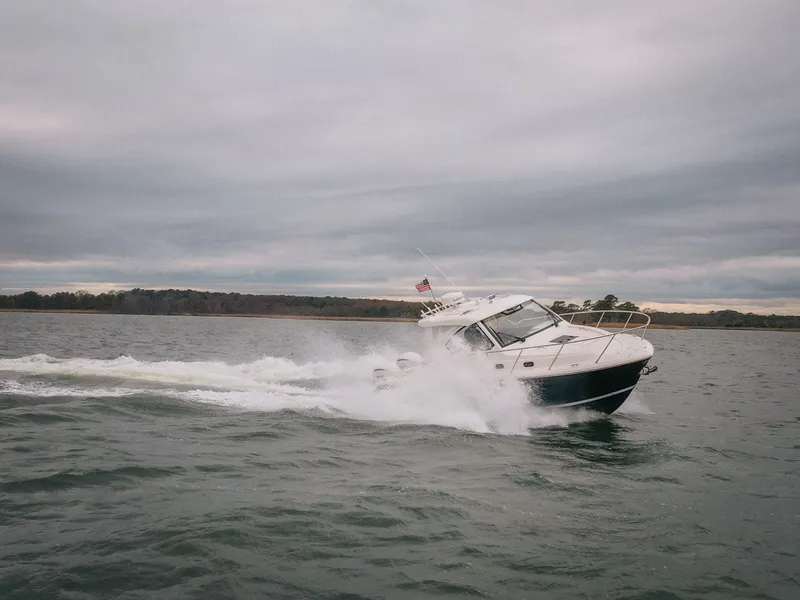 Slide: The Image of Pursuit OS 325 Offshore 2023 - 8