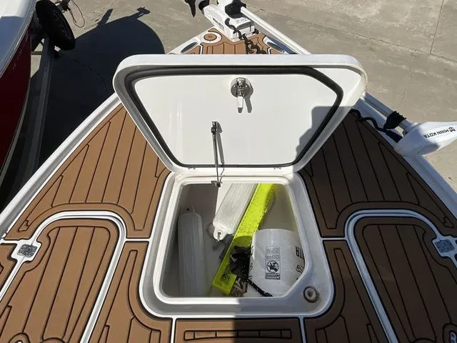 Slide: The Image of Sea Hunt BX22BR 2022 - 12