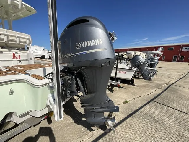 Slide: The Image of Sea Hunt BX22BR 2022 - 6