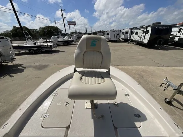 Slide: The Image of Carolina JVX20CC 2018 - 13