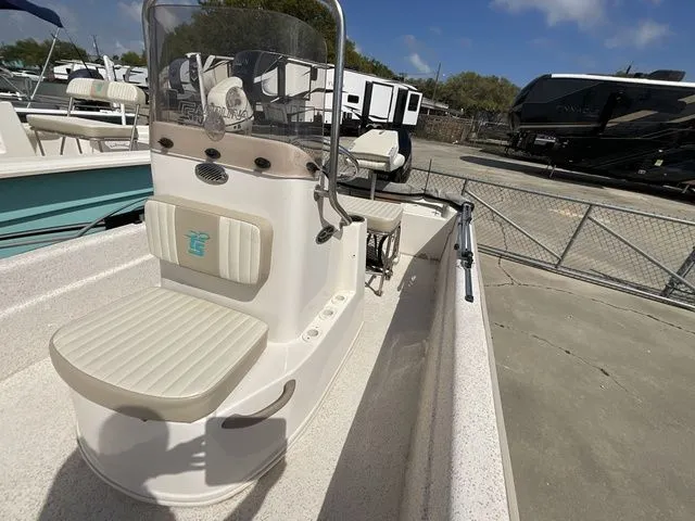 Slide: The Image of Carolina JVX20CC 2018 - 18