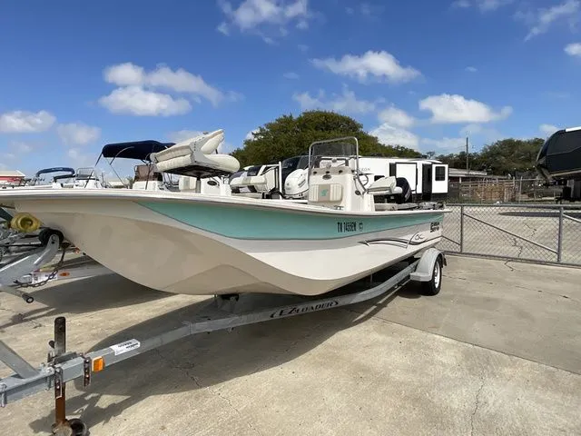 Slide: The Image of Carolina JVX20CC 2018 - 3