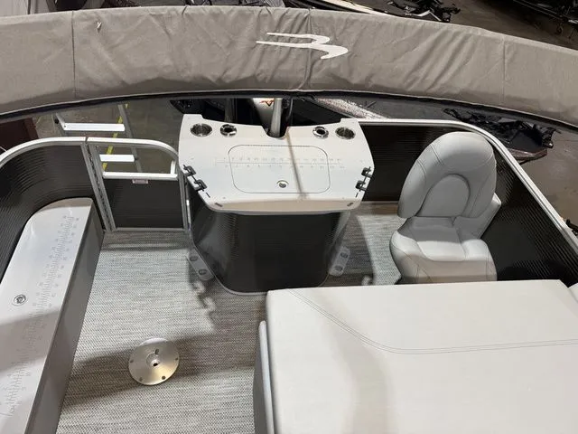 Slide: The Image of Bennington 21 S W/ Yamaha 115 "SHO" No Trailer 2024 - 8