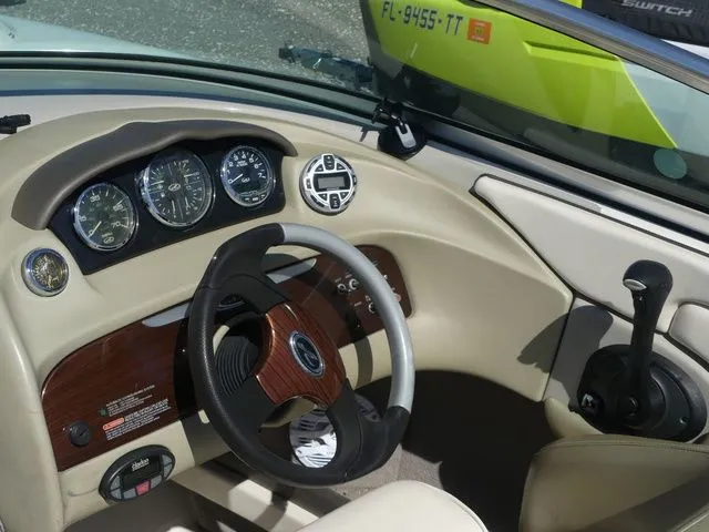 Slide: The Image of Sea Ray 220 Select 2005 - 13