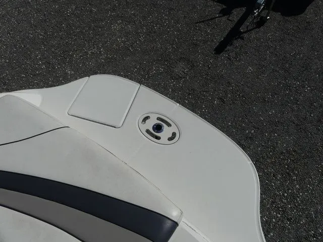 Slide: The Image of Sea Ray 220 Select 2005 - 17