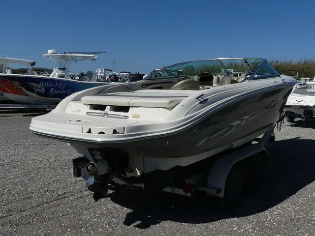 Slide: The Image of Sea Ray 220 Select 2005 - 4