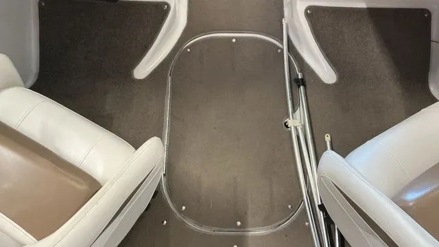 Slide: The Image of Four Winns H220 2008 - 14