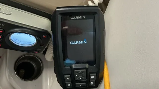 Slide: The Image of Four Winns H220 2008 - 20