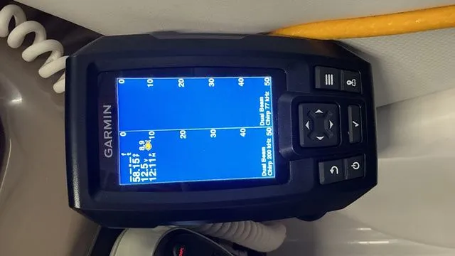 Slide: The Image of Four Winns H220 2008 - 6