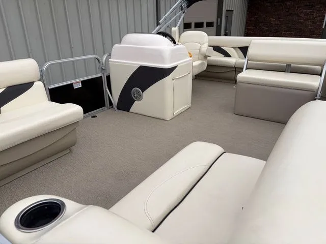 Slide: The Image of Sun Tracker 1818 Oasis 2020 - 10