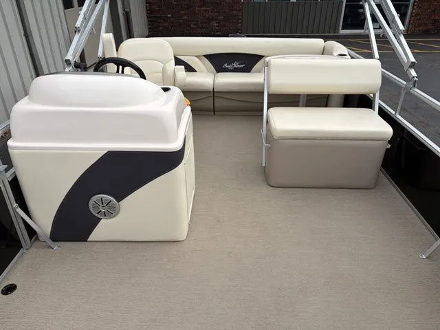 Slide: The Image of Sun Tracker 1818 Oasis 2020 - 13