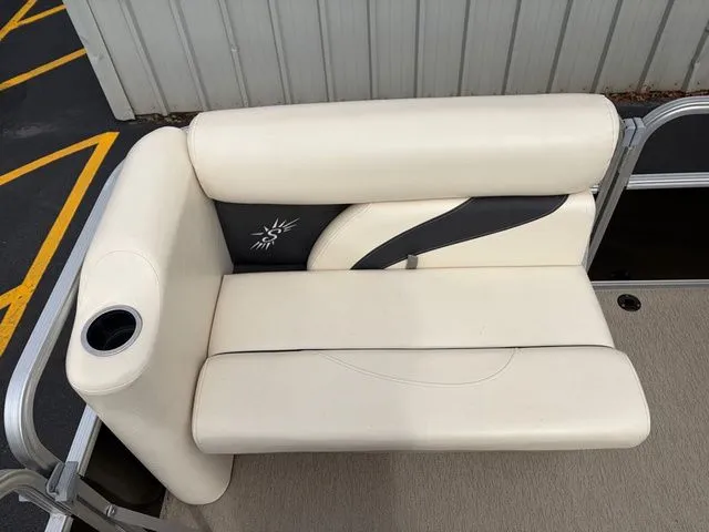 Slide: The Image of Sun Tracker 1818 Oasis 2020 - 28