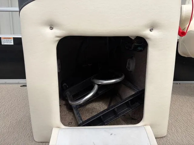 Slide: The Image of Sun Tracker 1818 Oasis 2020 - 30