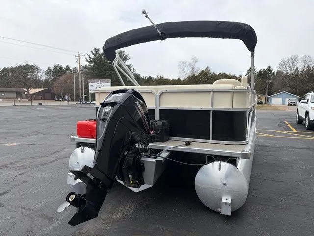 Slide: The Image of Sun Tracker 1818 Oasis 2020 - 6