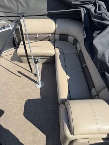 Slide: The Image of Sun Tracker Party Barge 20 DLX 2021 - 7