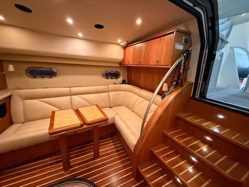 Slide: The Image of Tiara 4300 Sovran 2009 - 26