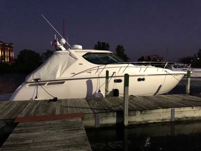 Slide: The Image of Tiara 4300 Sovran 2009 - 3