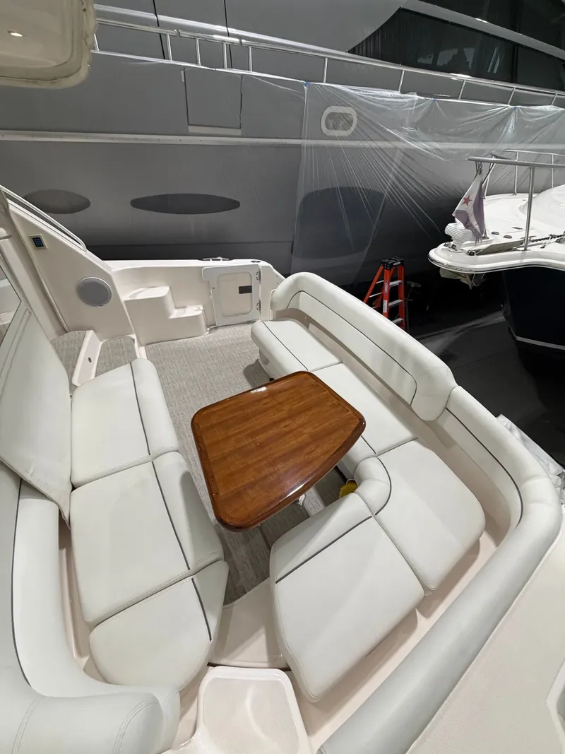 Slide: The Image of Tiara 4300 Sovran 2009 - 32