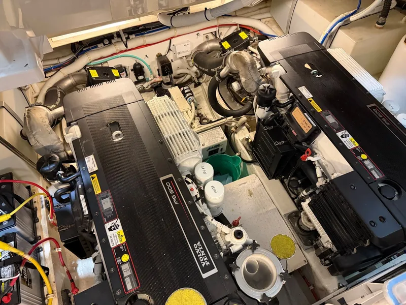 Slide: The Image of Tiara 4300 Sovran 2009 - 38