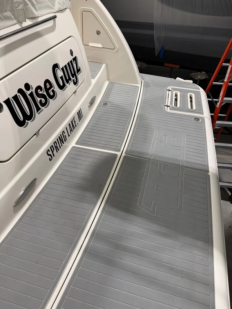 Slide: The Image of Tiara 4300 Sovran 2009 - 5