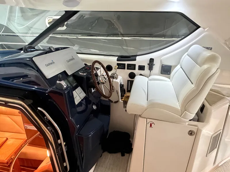 Slide: The Image of Tiara 4300 Sovran 2009 - 52