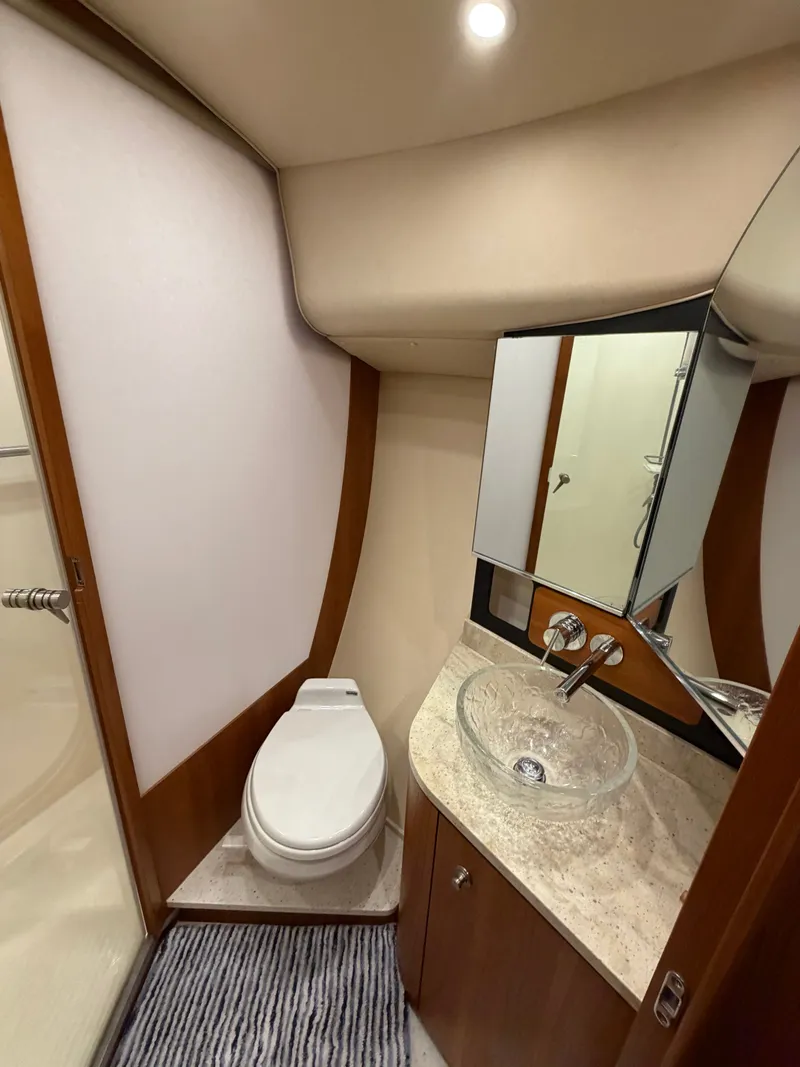 Slide: The Image of Tiara 4300 Sovran 2009 - 56