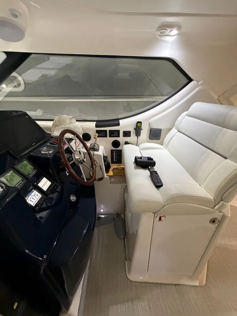 Slide: The Image of Tiara 4300 Sovran 2009 - 6