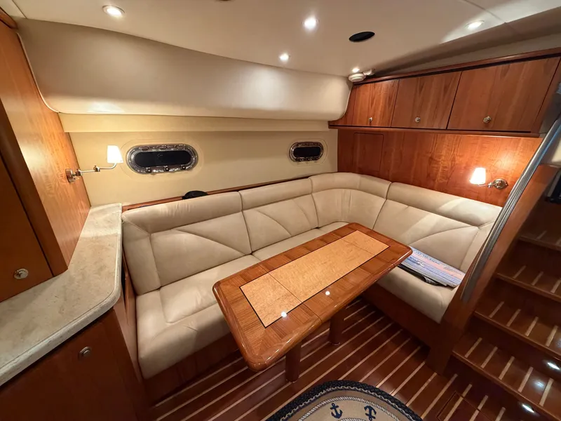 Slide: The Image of Tiara 4300 Sovran 2009 - 63