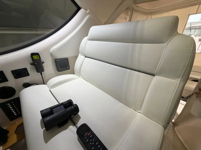 Slide: The Image of Tiara 4300 Sovran 2009 - 7