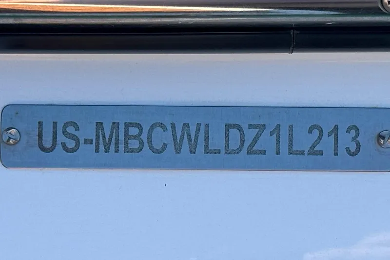 Slide: The Image of 2013 MasterCraft XStar boat hull identification number plate. - 10