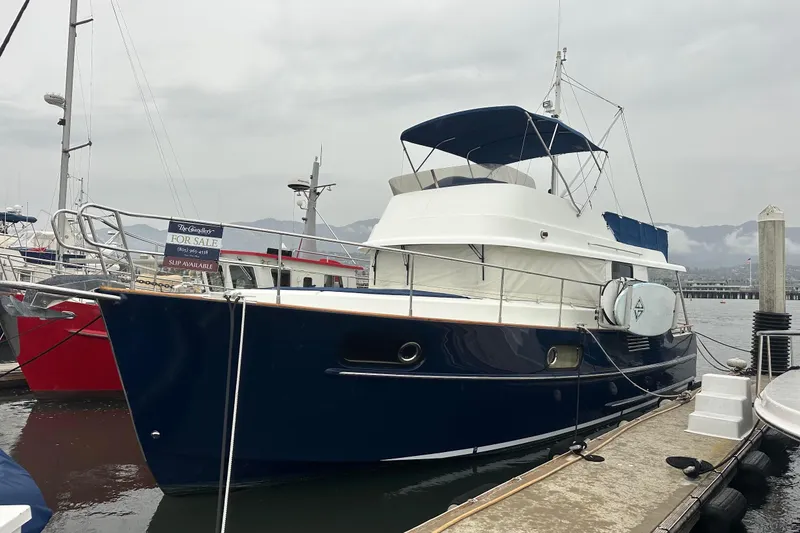 Slide: The Image of Volvo Penta tachometer showing 383 engine hours on Beneteau Swift Trawler 44, 2015 model. - 2