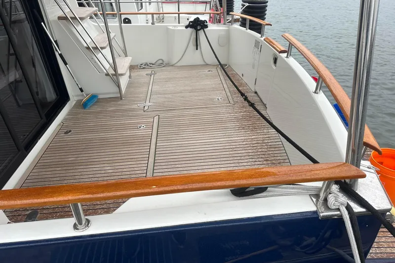 Slide: The Image of Volvo Penta tachometer showing 385 engine hours on Beneteau Swift Trawler 44, 2015 model. - 3