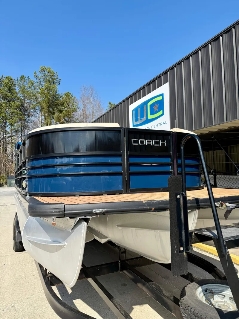 Slide: The Image of Coach Pontoons 250 RL 2018 - 2