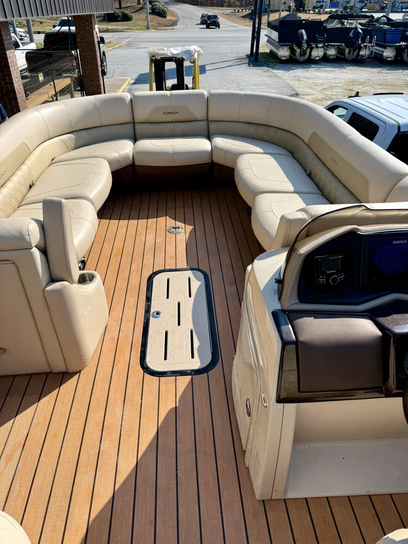 Slide: The Image of Coach Pontoons 250 RL 2018 - 7