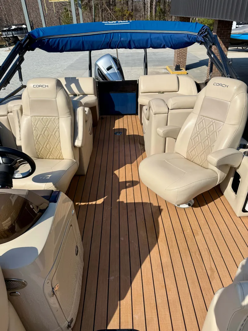 Slide: The Image of Coach Pontoons 250 RL 2018 - 8