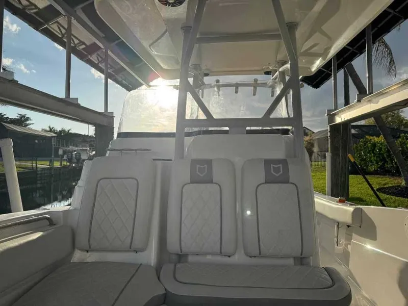 Slide: The Image of Sea Fox 248 Side Console 2024 - 3