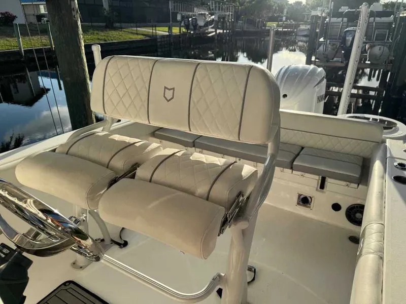 Slide: The Image of Sea Fox 248 Side Console 2024 - 4