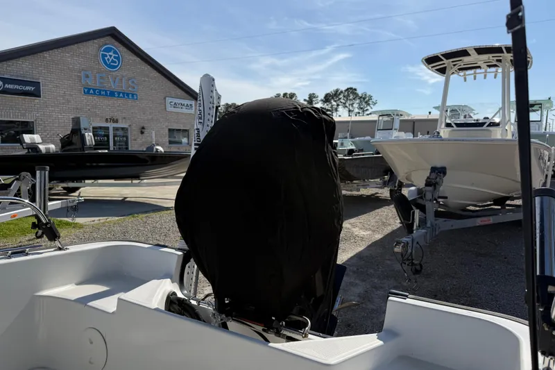 Slide: The Image of Boston Whaler 170 Montauk 2015 at Revis Yacht Sales dealership. - 28