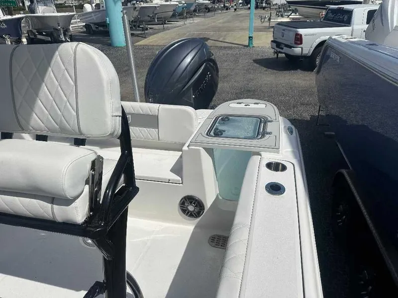 Slide: The Image of Sea Fox 228 Commander 2026 - 6