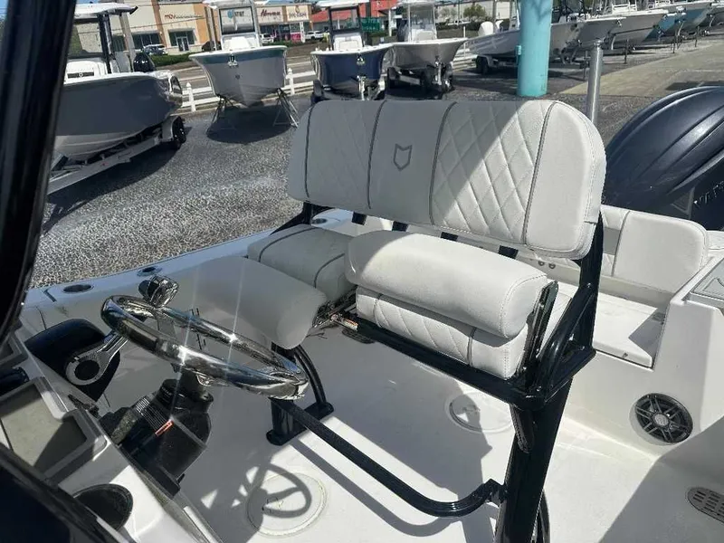 Slide: The Image of Sea Fox 228 Commander 2026 - 7