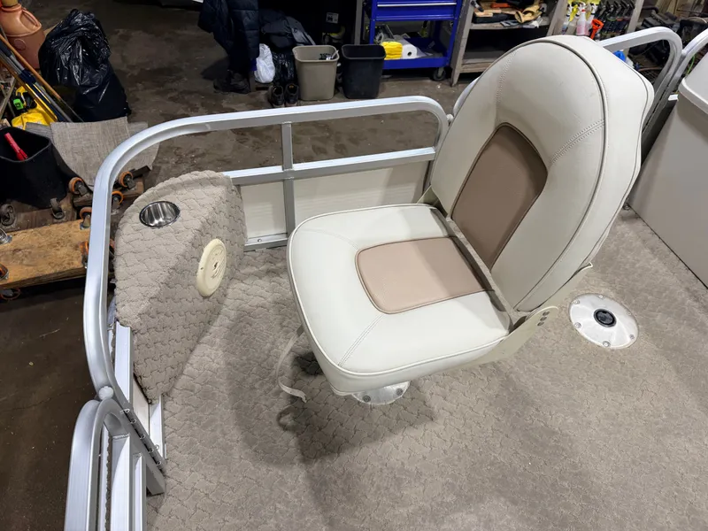 Slide: The Image of Misty Harbor 2085DF boat seat with beige upholstery, 2010 model. - 18