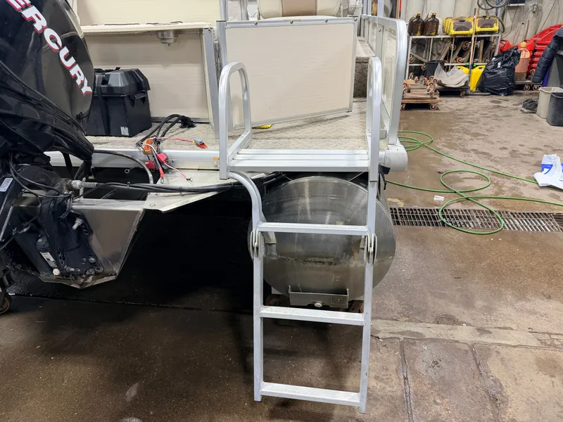 Slide: The Image of Misty Harbor 2085DF & 50HP Mercury4Stroke - $15,995 2010 - 50