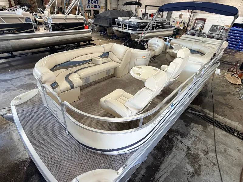 The Image of Bennington 2275 RL & 75HP Yamaha 4Stroke - $15,995 2005 - 1