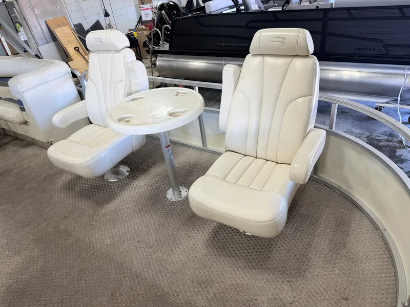 Slide: The Image of Bennington 2275 RL & 75HP Yamaha 4Stroke - $15,995 2005 - 11