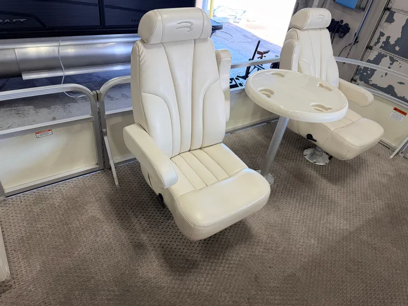 Slide: The Image of Bennington 2275 RL & 75HP Yamaha 4Stroke - $15,995 2005 - 13